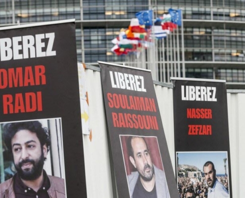 Des comités de soutien marocains ont demandé la libération des prisonniers politiques et d’opinions ce mercredi devant le Parlement européen. Photo DNA /Jean-François BADIAS